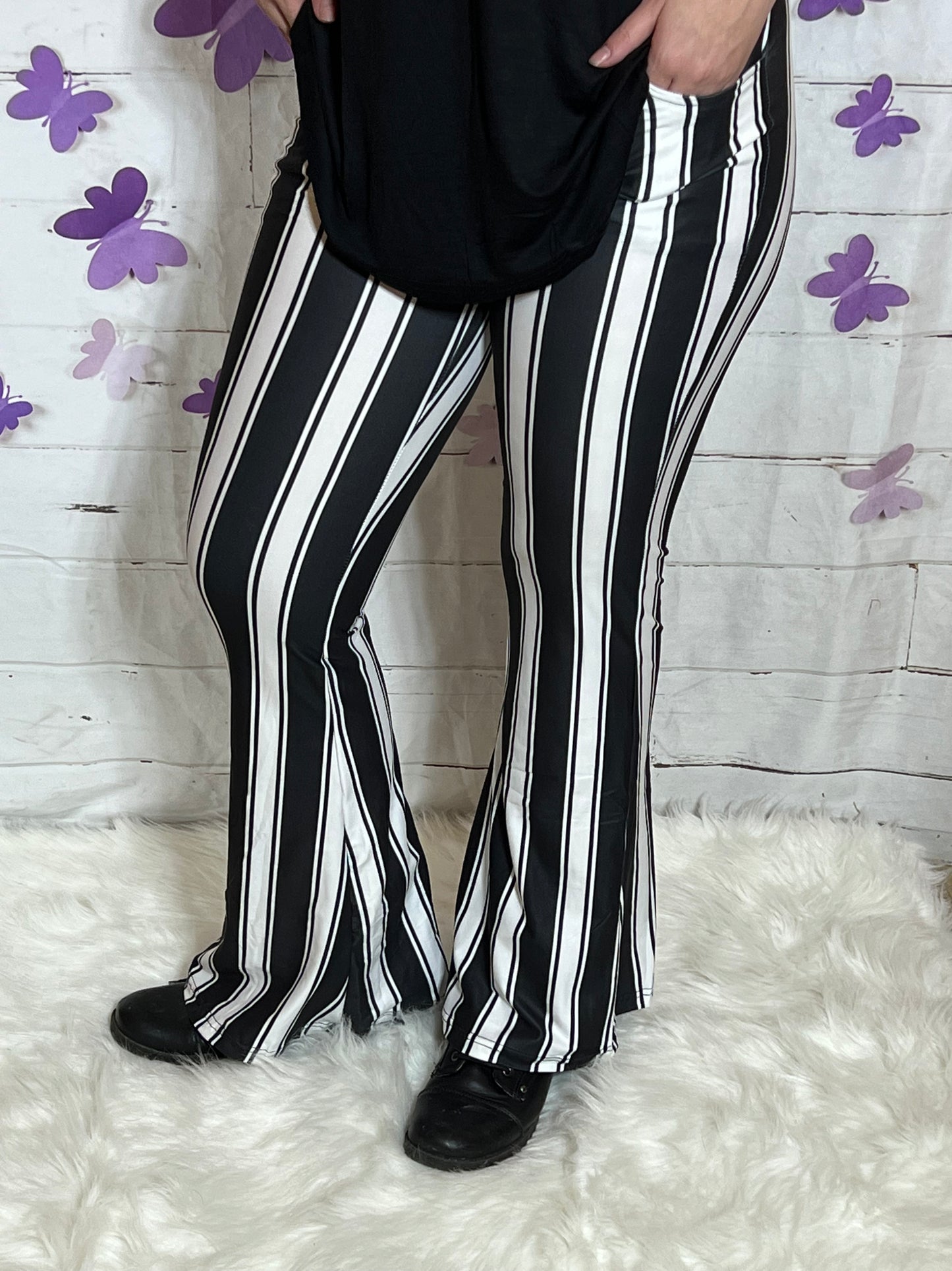 Black & White Stripe #2 - Yoga Flares with Pockets